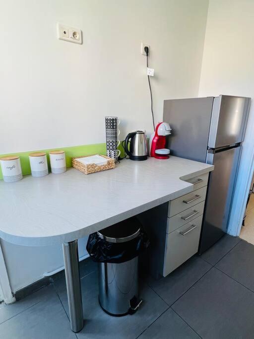 Logement A 10 Minutes A Pied De La Gare Centre Avignone Esterno foto